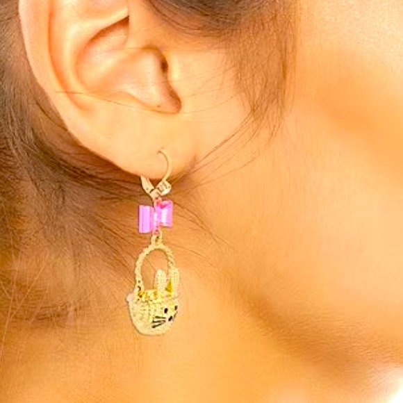New Betsey Johnson  pink bow with bunny basket earrings - Picture 2 of 15